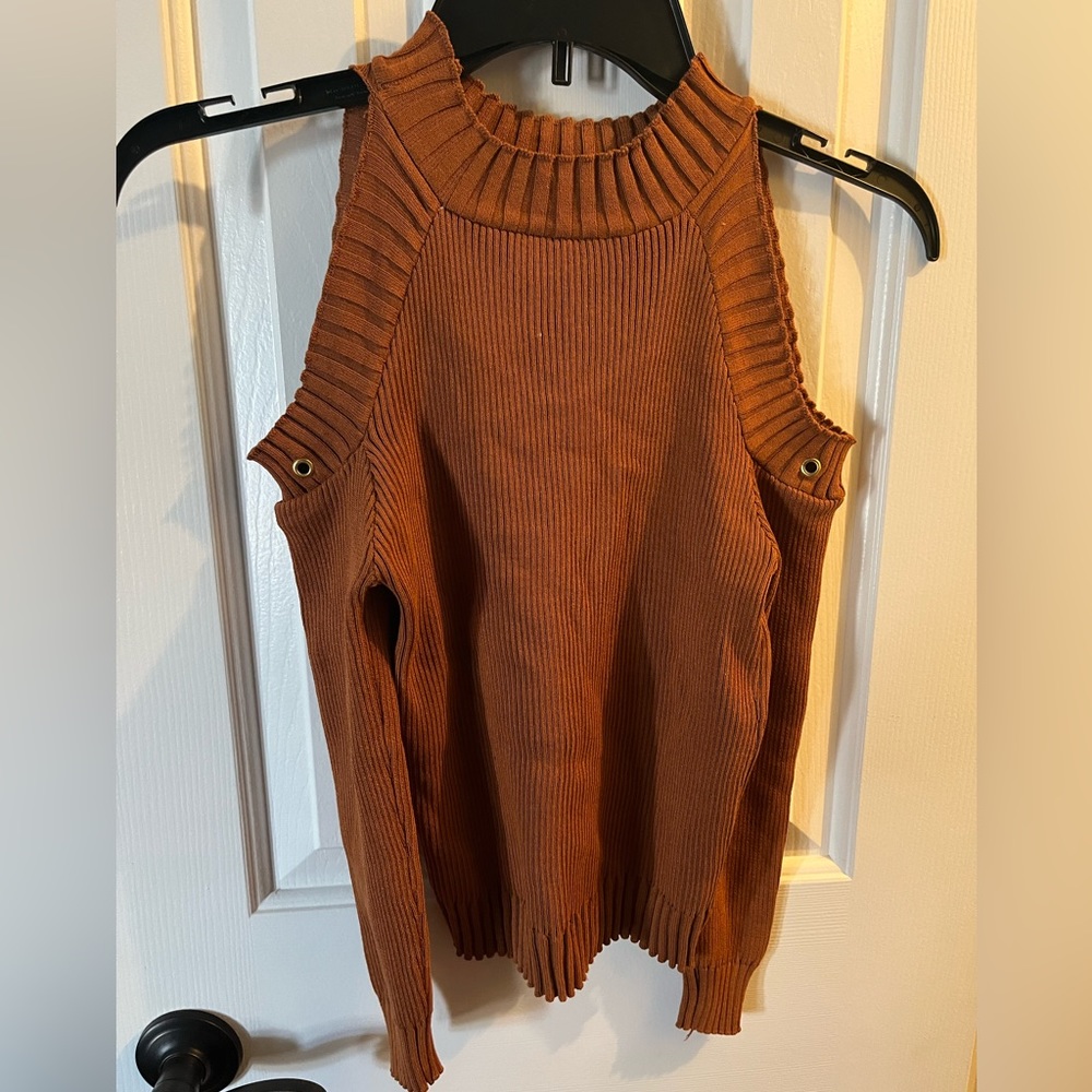 Beautiful sexy cold shoulder sweater size S